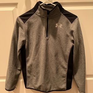 Under Armour boys gray and black cold gear quarter zip. Size large.